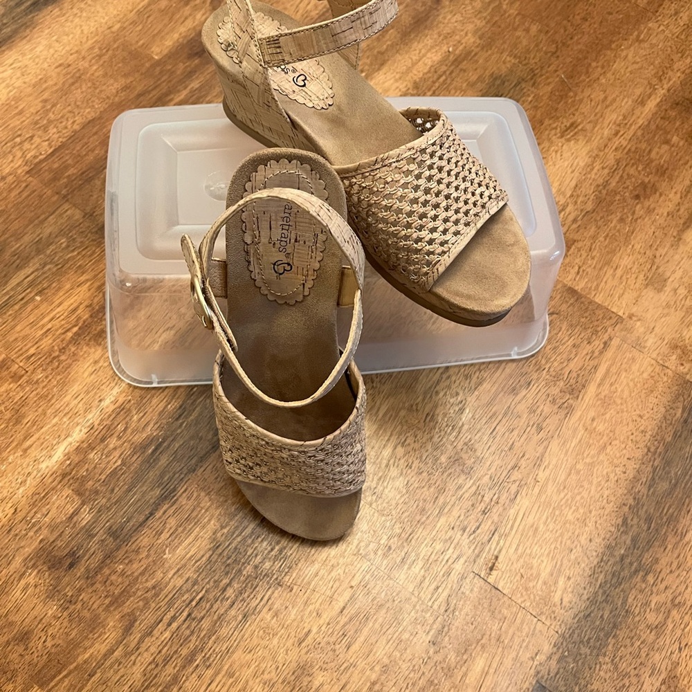 BareTraps Beige Woven Sandals - Picture 7 of 7